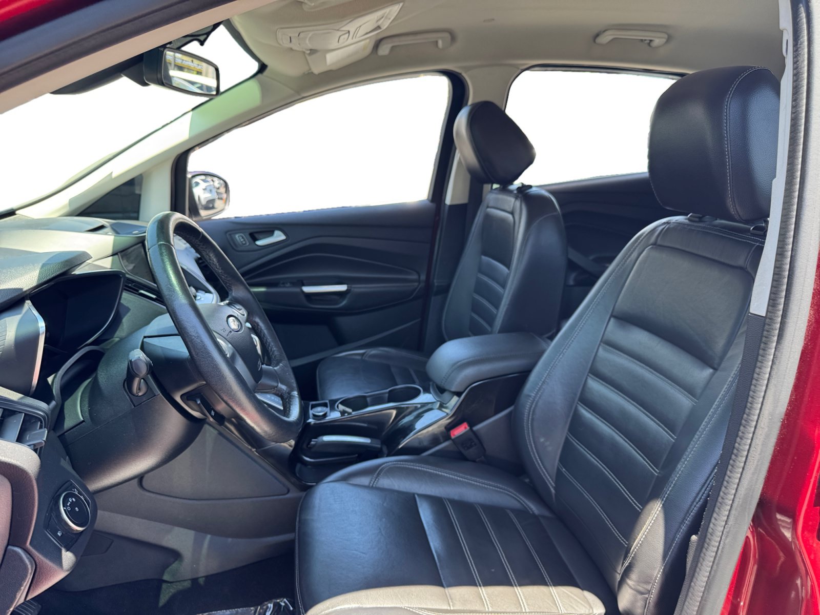 Used 2017 Ford C-MAX Energi Titanium FWD image 9