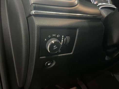 Used 2020 Jeep Grand Cherokee Limited image 19