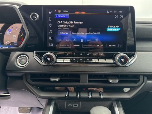 Used 2025 Chevrolet Colorado Trail Boss image 21