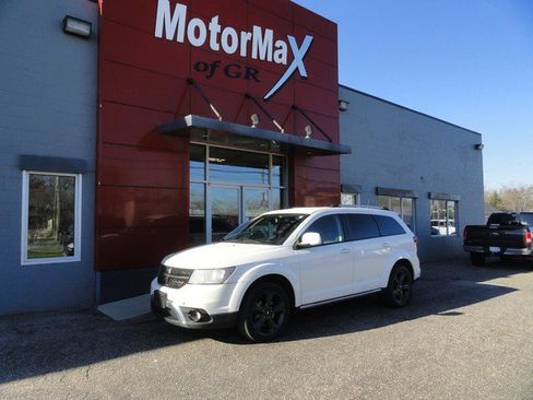Used 2019 Dodge Journey Crossroad AWD/4WD image 1