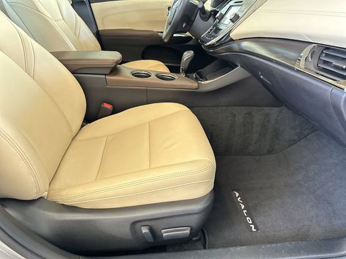 Used 2018 Toyota Avalon XLE Premium image 37