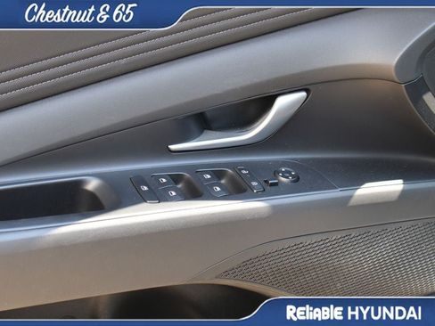 Used 2025 Hyundai Elantra Limited FWD image 22