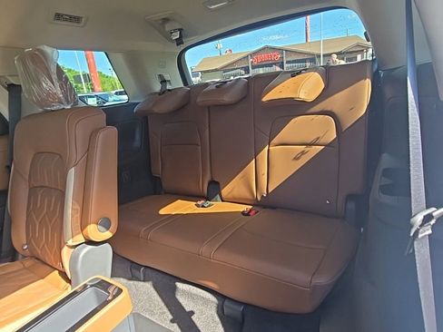 New 2026 Nissan Pathfinder Platinum AWD/4WD image 10