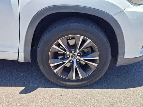 Used 2018 Toyota Highlander LE FWD image 10