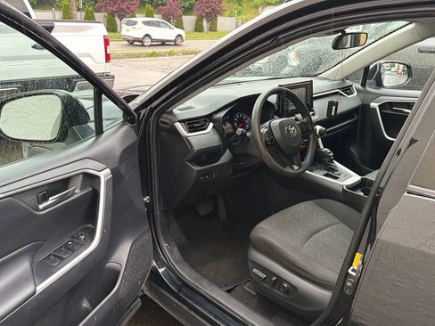 Used 2021 Toyota RAV4 XLE FWD image 23