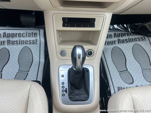 Used 2014 Volkswagen Tiguan SE image 21
