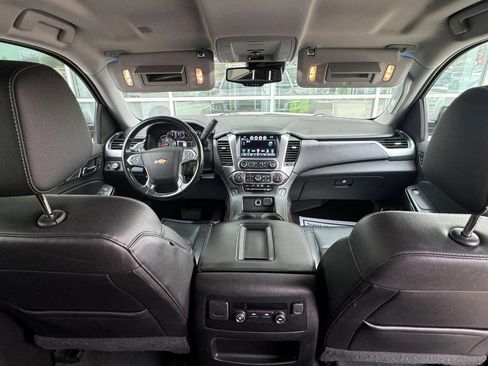 Used 2019 Chevrolet Suburban LT image 17
