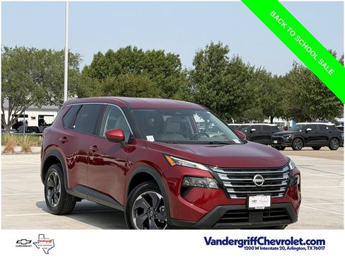 Used 2025 Nissan Rogue SV FWD image 2