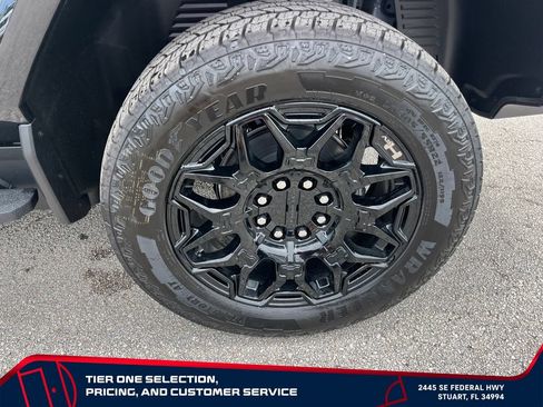 New 2026 GMC Hummer EV 4x4 Crew Cab image 9