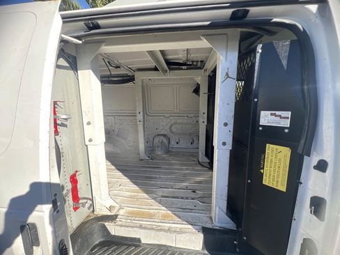 Used 2010 Ford E-350 and Econoline 350 Super Duty image 6