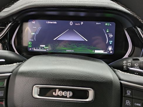 Used 2023 Jeep Grand Cherokee 4WD 4xe w/ Luxury Tech Group II image 32