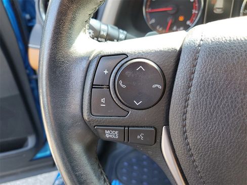 Used 2017 Toyota RAV4 SE image 26