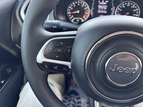 Used 2020 Jeep Renegade Latitude image 32