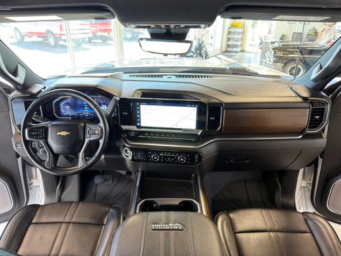 Used 2024 Chevrolet Silverado 2500 High Country w/ High Country Premium Package AWD/4WD image 10