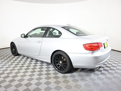 Used 2011 BMW 328i xDrive Coupe AWD/4WD image 4