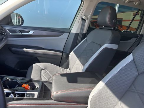 Used 2024 Volkswagen Atlas Peak Edition SEL AWD/4WD image 13