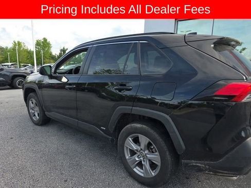 Used 2025 Toyota RAV4 LE AWD/4WD image 7