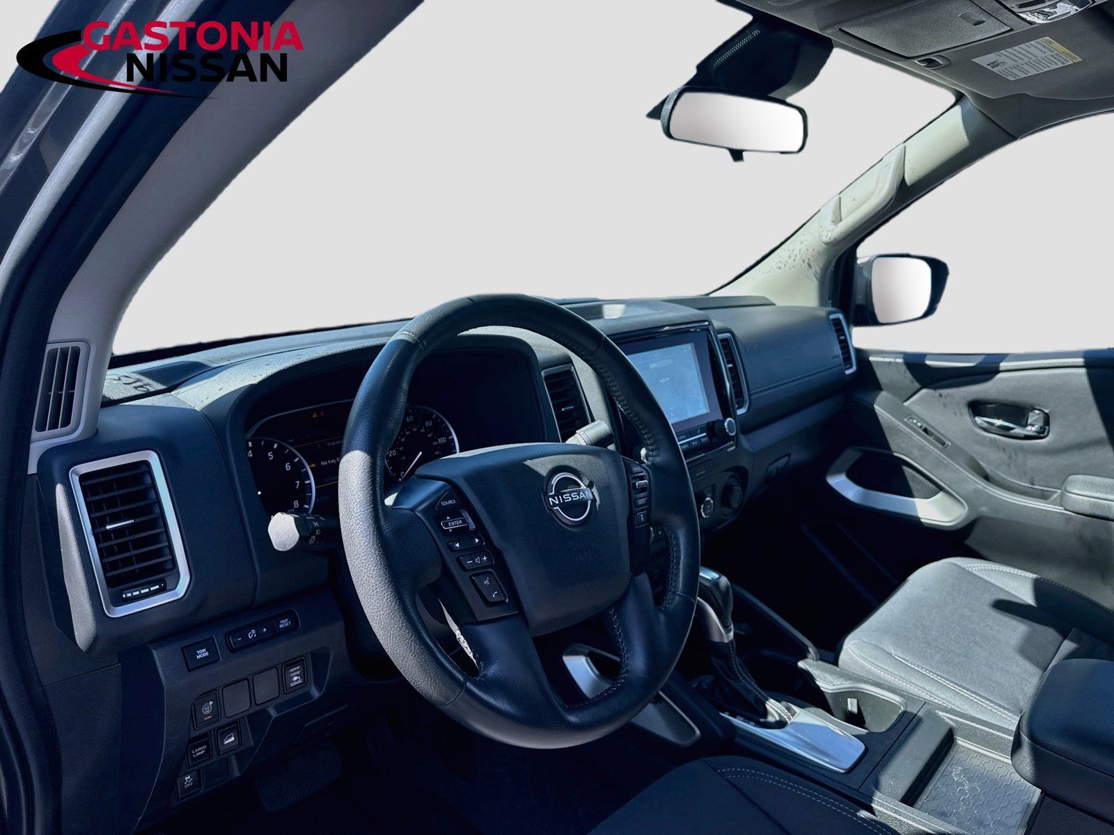 Used 2022 Nissan Frontier SV AWD/4WD image 11