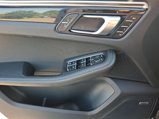 Used 2020 Porsche Macan S AWD/4WD image 12