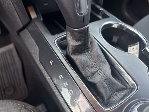 Used 2019 Ford Explorer XLT AWD/4WD image 30