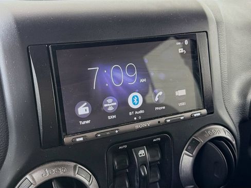 Used 2018 Jeep Wrangler Unlimited Sport S AWD/4WD image 16