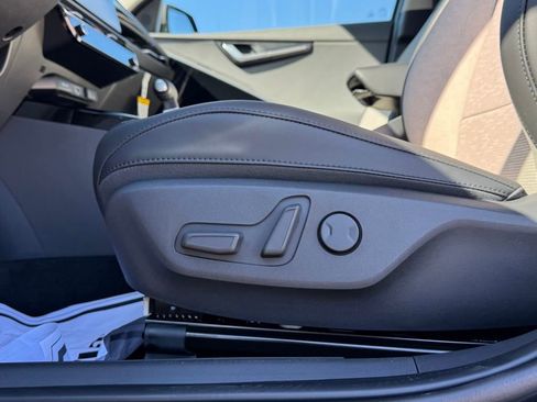 New 2025 Kia Niro SX Touring image 15
