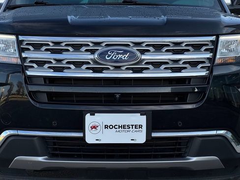 Used 2018 Ford Explorer Limited w/ Equipment Group 301A AWD/4WD image 38