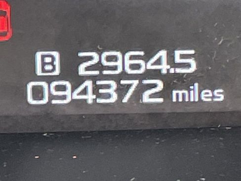 Used 2017 Subaru Outback 3.6R Touring w/ Popular Package #5A image 9