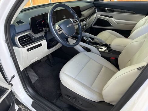 Used 2024 Kia Telluride EX AWD/4WD image 2