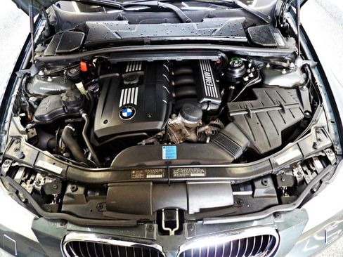 Used 2010 BMW 328i xDrive Sedan AWD/4WD image 21