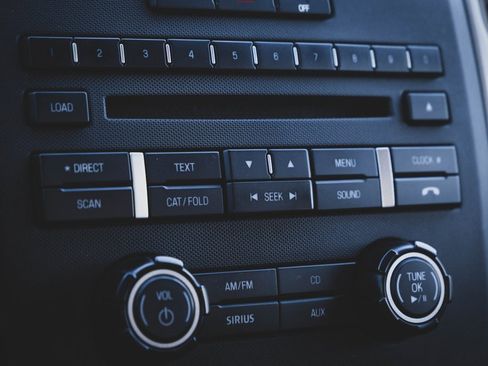 Used 2012 Ford F150 XLT w/ XLT Chrome Pkg image 11