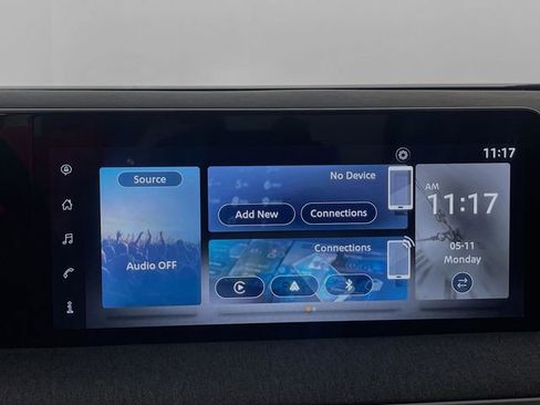 Used 2025 Nissan Kicks SV FWD image 15