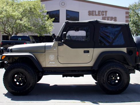 Used 2005 Jeep Wrangler X AWD/4WD image 7