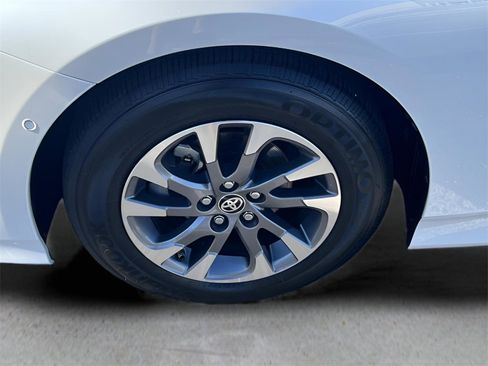 Certified 2021 Toyota Prius Limited image 10