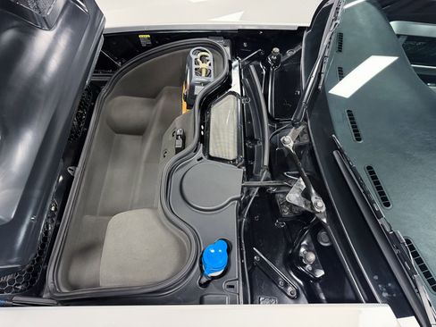 Used 2005 Ford GT image 15