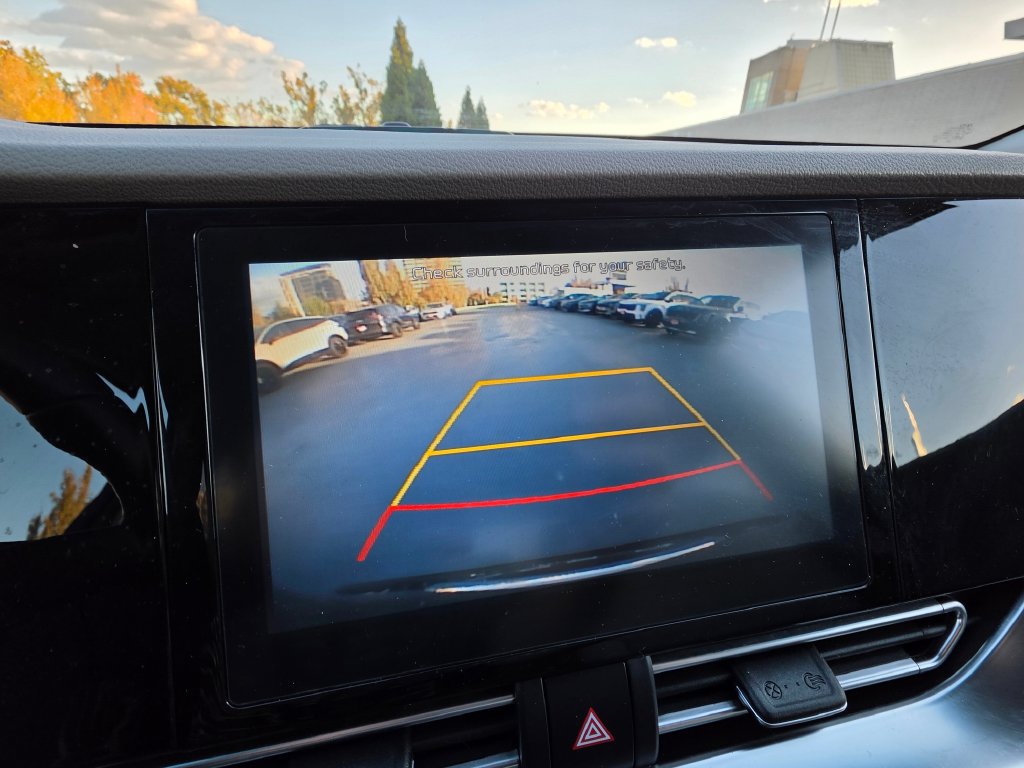Used 2020 Kia Niro LXS FWD image 29