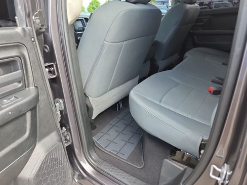 Used 2018 RAM 1500 Express RWD image 20