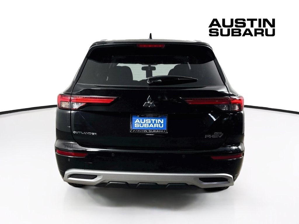 Used 2025 Mitsubishi Outlander 4WD Plug-In Hybrid image 6