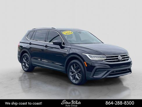 Used 2022 Volkswagen Tiguan SE w/ Panoramic Sunroof Package FWD image 1