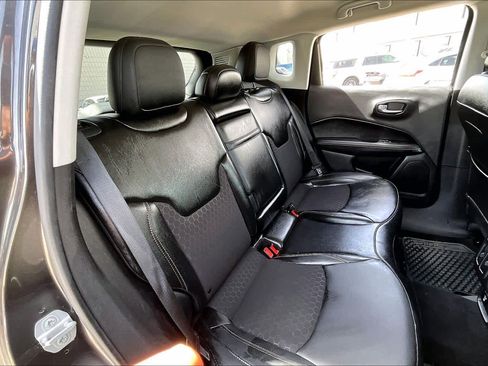 Used 2019 Jeep Compass Latitude w/ Cold Weather Group image 18