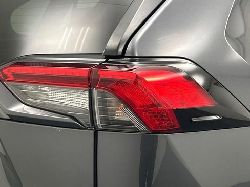 Certified 2019 Toyota RAV4 XLE w/ Convenience Package AWD/4WD image 23