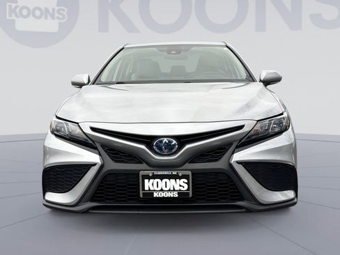 Used 2024 Toyota Camry SE image 10