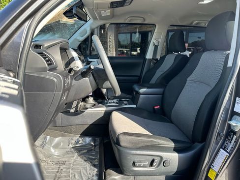 Used 2021 Toyota 4Runner SR5 AWD/4WD image 12