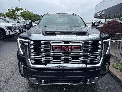 New 2025 GMC Sierra 2500 Denali w/ Denali Reserve Package image 2