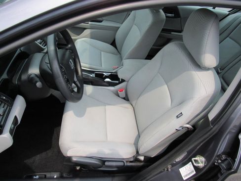Used 2017 Honda Accord LX image 14