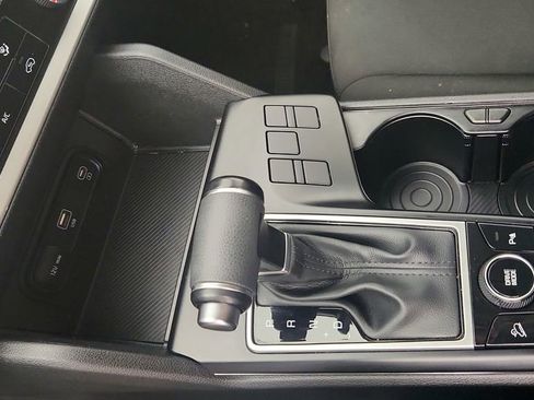 Used 2025 Kia Sportage LX image 17