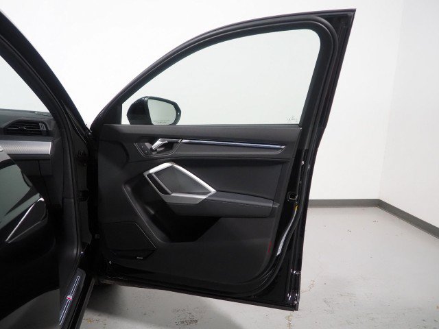 Used 2023 Audi Q3 2.0T Premium Plus w/ Premium Plus Package AWD/4WD image 60