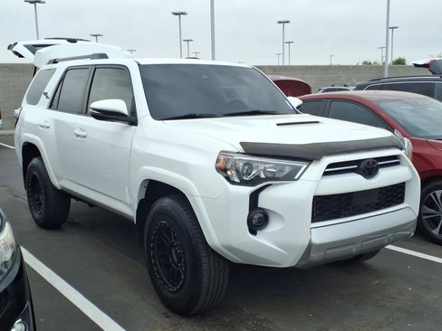 Certified 2023 Toyota 4Runner TRD Off-Road Premium image 2