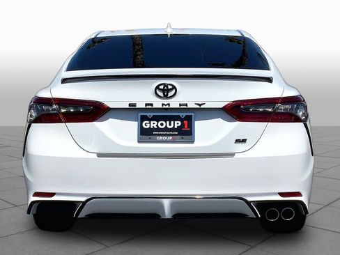 Used 2022 Toyota Camry SE w/ Carpet Mat Package (TMS) FWD image 4