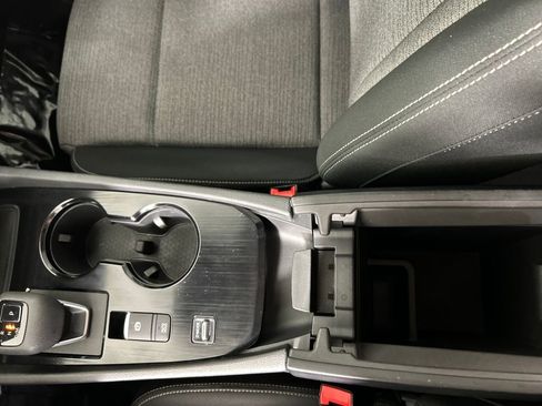 Used 2023 Nissan Rogue SV image 14